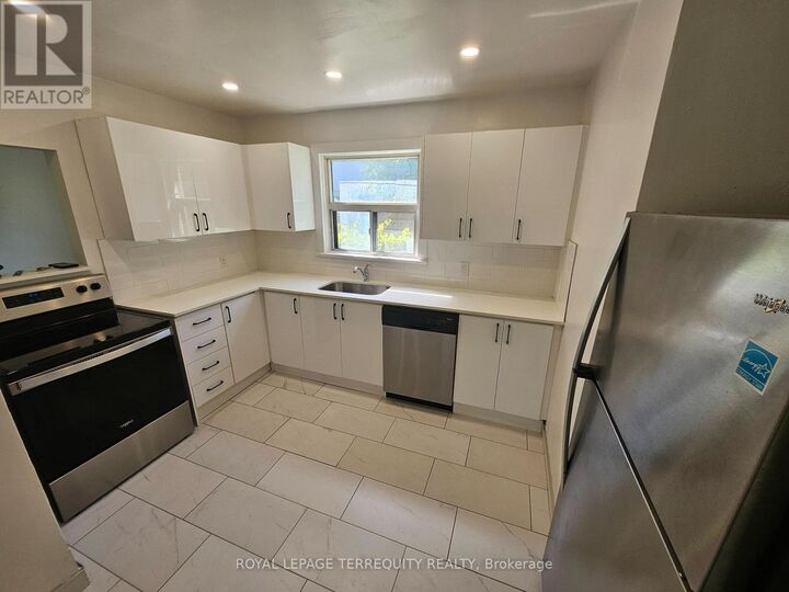 Property Photo: 450 Arlington Avenue 3 ON M6C 3A2