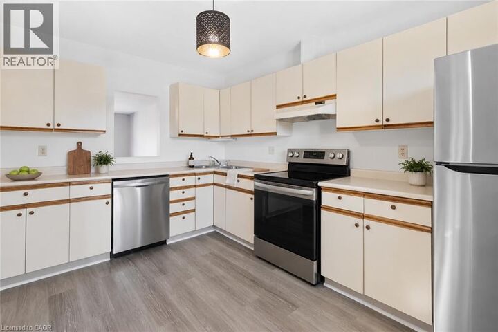 Property Photo: 122 Bunting Road 54 ON L2P 3X7