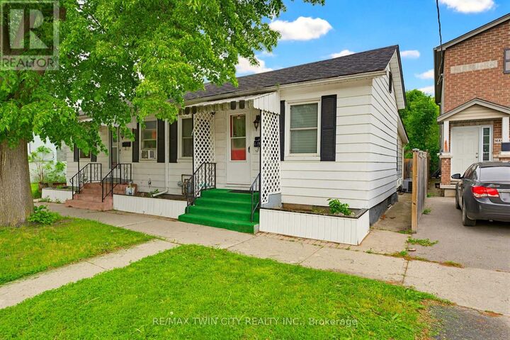 Property Photo:  12 Marlborough Street  ON N3T 2R8 