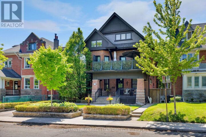 Property Photo:  386 Palmerston Boulevard  ON M6G 2N6 