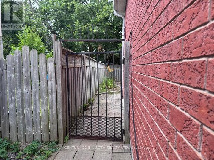 Property Photo:  22 Mapleton Avenue Lower  ON L4N 7M2 