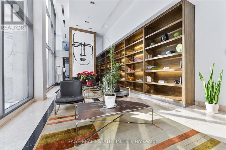 Property Photo: 38 Grenville Street 902 ON M4Y 1A5