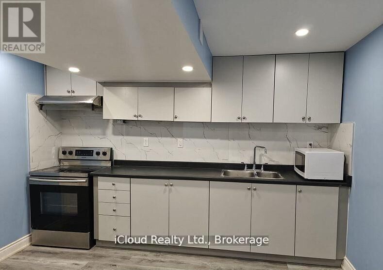 Property Photo:  32 Maple Beach Crescent  ON L7A 2T8 