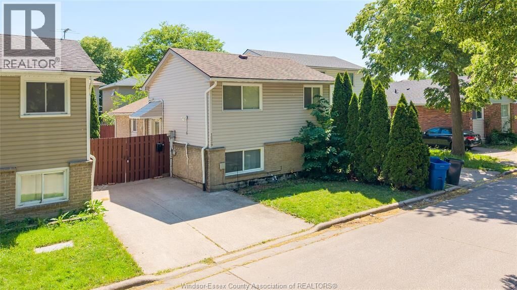 Property Photo:  1229 Arncliffe  ON  