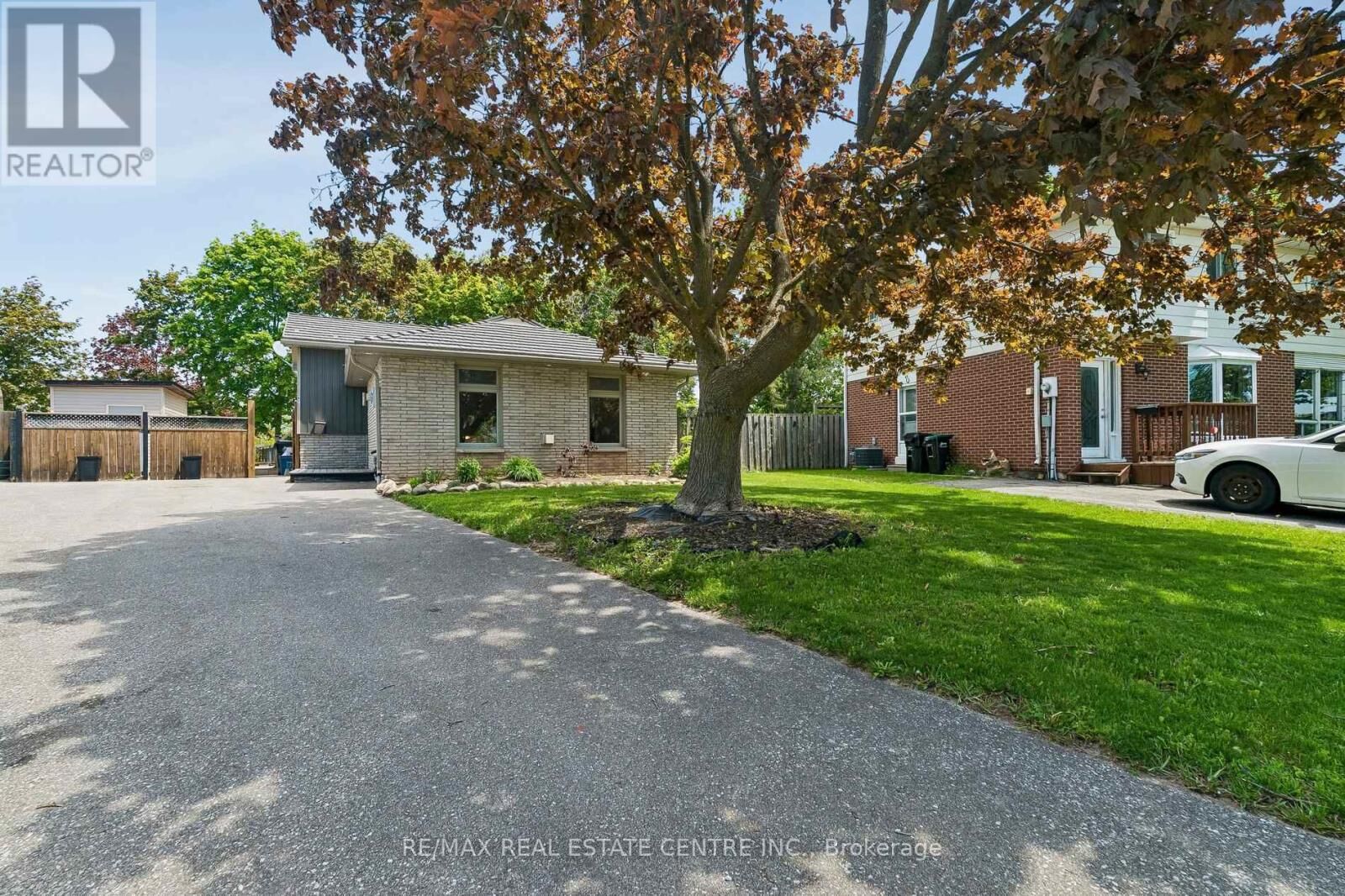 Property Photo: 47 Christie Crescent ON L4N 4V2