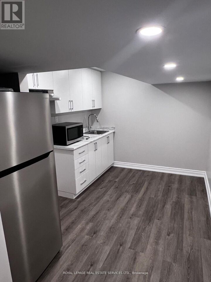 Property Photo: 600 Boyd Lane ON L9E 1W6