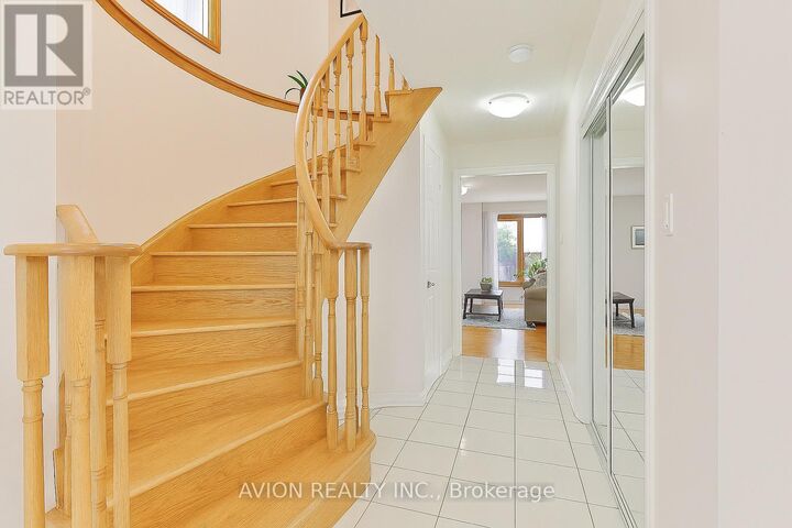 Property Photo:  2549 Strathmore Crescent  ON L5M 5L1 
