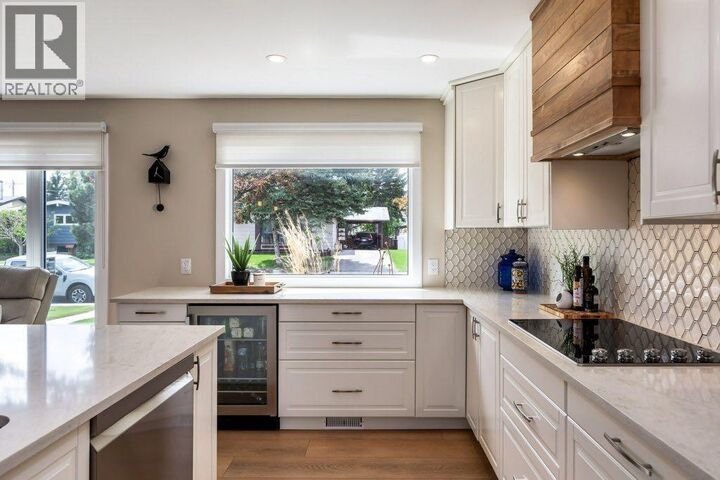 Property Photo:  1148 120 Avenue Southeast  AB T2J 2L3 