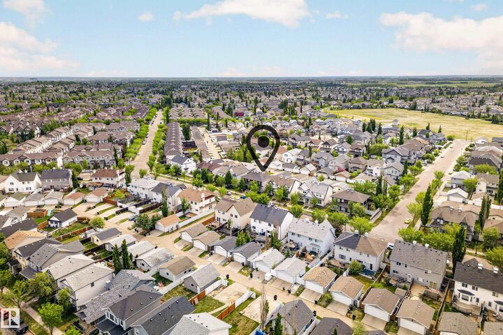Property Photo: 5917 South Terwillegar Boulevard NW AB T6R 0A7
