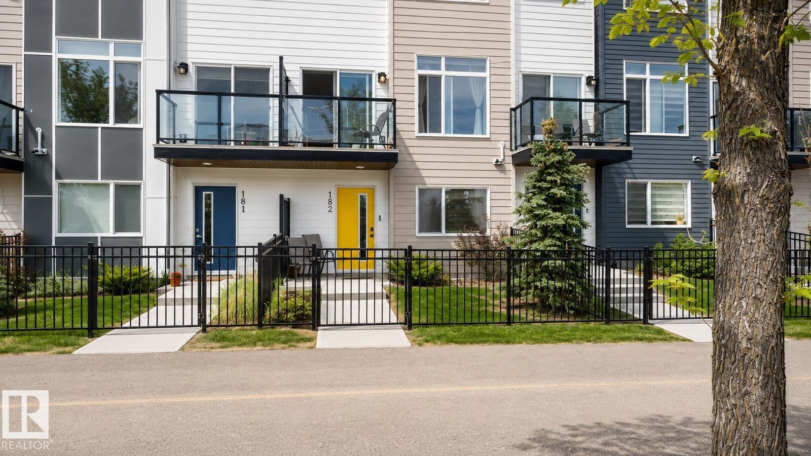 Property Photo: 804 Welsh Drive SW 182 AB T6X 1Y8