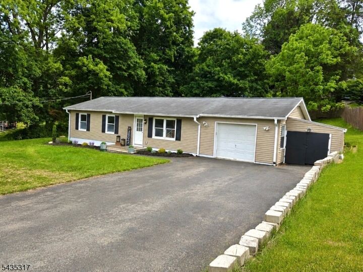 Property Photo:  5 Ravine Dr  NJ 07860 