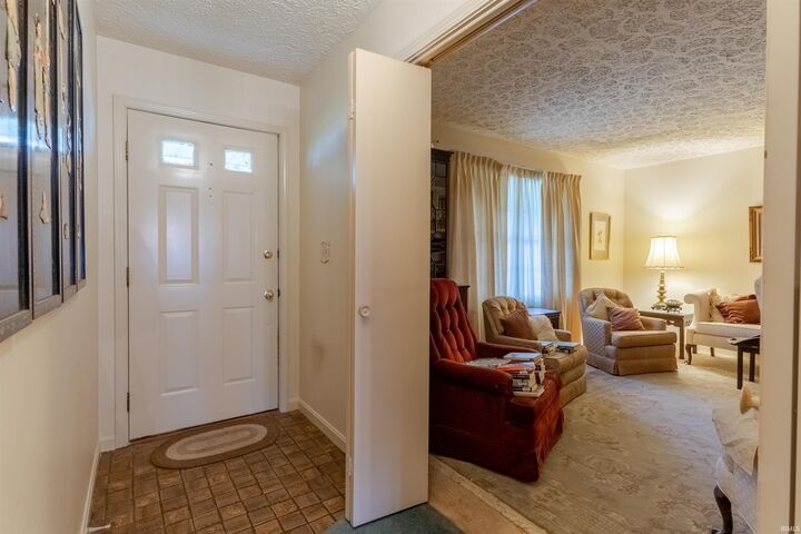 Property Photo:  5466 W Sherwood Drive  IN 47630-3192 