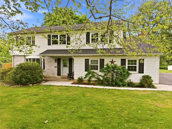 Property Photo:  2065 Pleasant Drive  PA 18015 