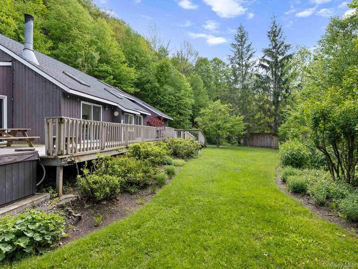 Property Photo:  620 Mohican Trail  NY 12441 