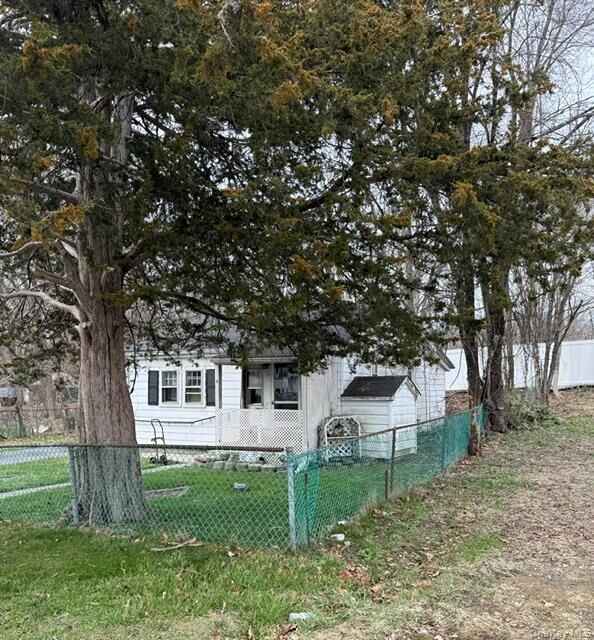 Property Photo:  4 Benview Road  NY 12538 