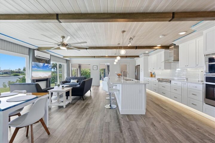 Property Photo: 108 Buckeye Avenue NW FL 33952