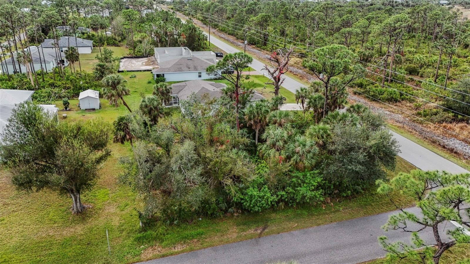 Property Photo: 12007 Wadsworth Avenue FL 33981