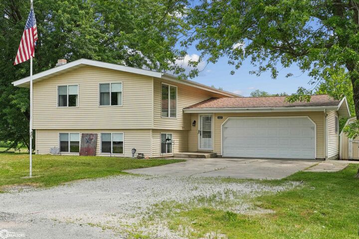 Property Photo:  313 Terrace Lane  IA 50171 