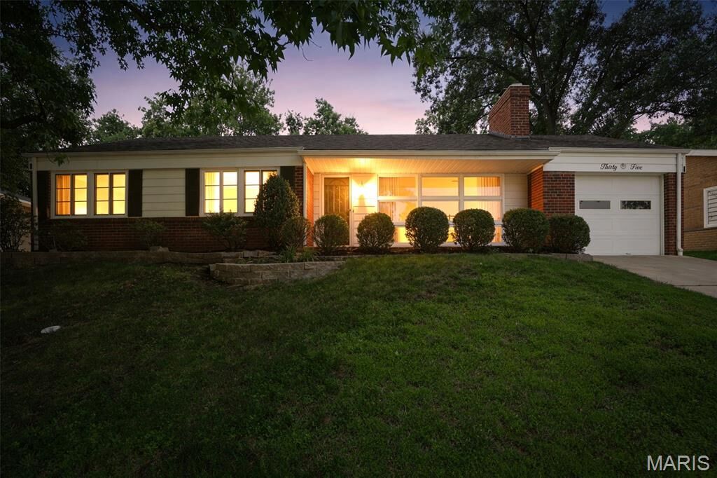 Property Photo:  35 Pinewood Drive  MO 63123 