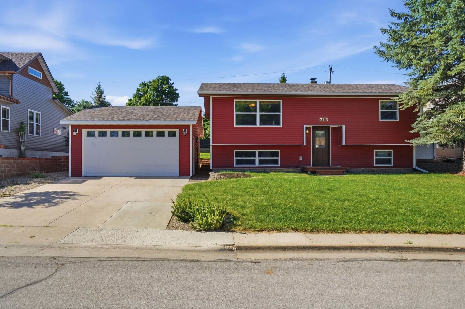 Property Photo: 713 E Grant Street SD 57783-0000