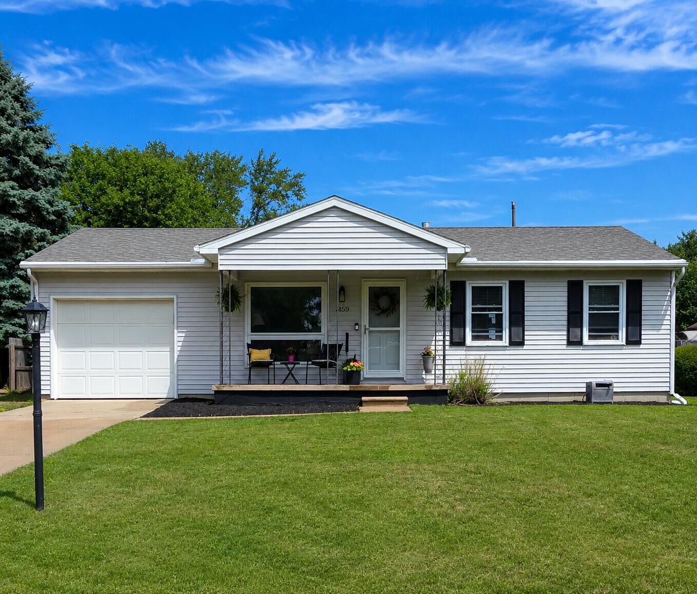 Property Photo: 5650 Poplar Drive MI 49201