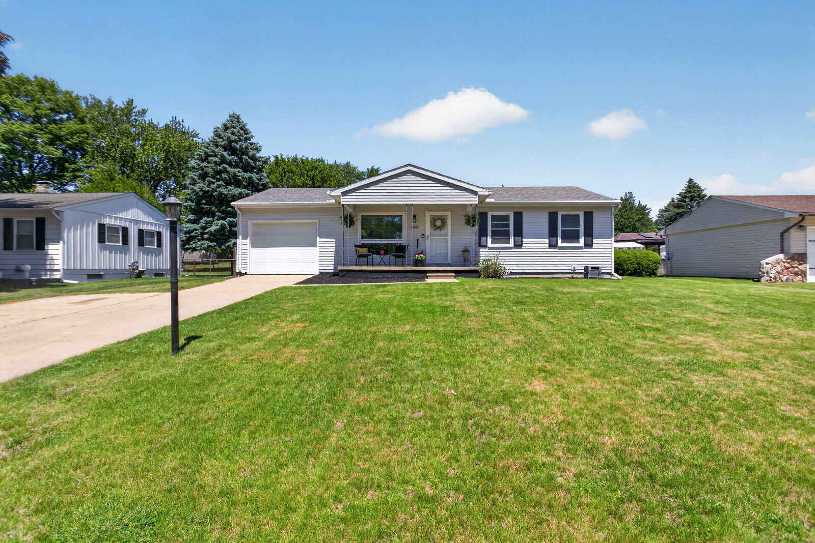 Property Photo:  5650 Poplar Drive  MI 49201 