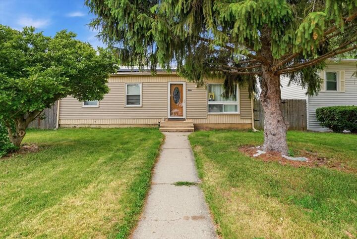 Property Photo: 2042 Gideon Avenue IL 60099