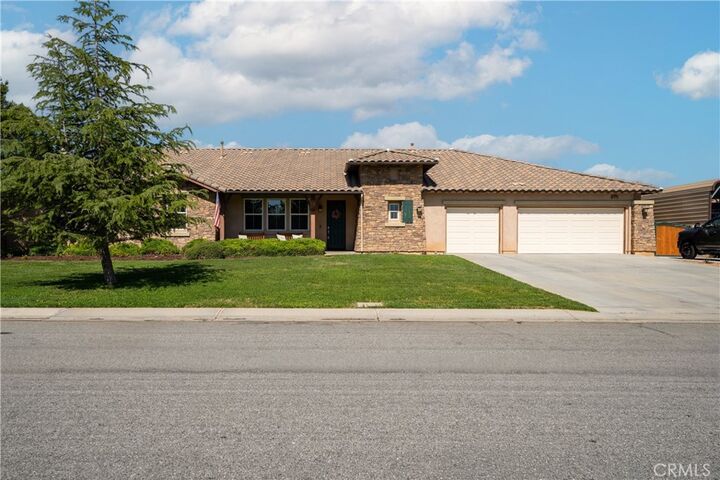 Property Photo:  41641 Doverwood Court  CA 93536 