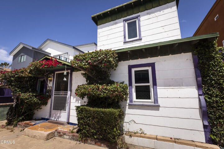 Property Photo:  133 Santa Paula Avenue  CA 93035 