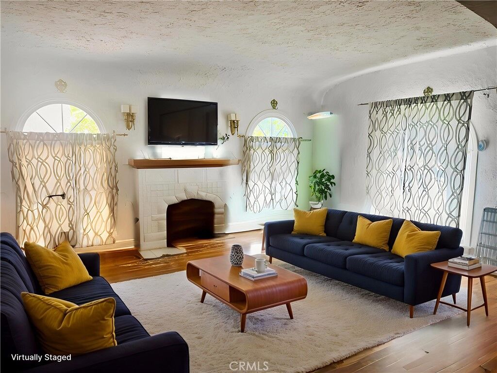 Property Photo: 1553 N Commonwealth CA 90027
