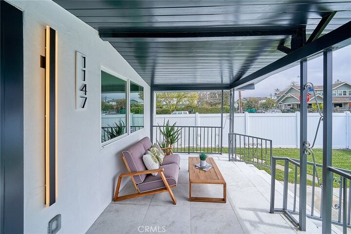 Property Photo:  1147 W 39th  CA 90037 