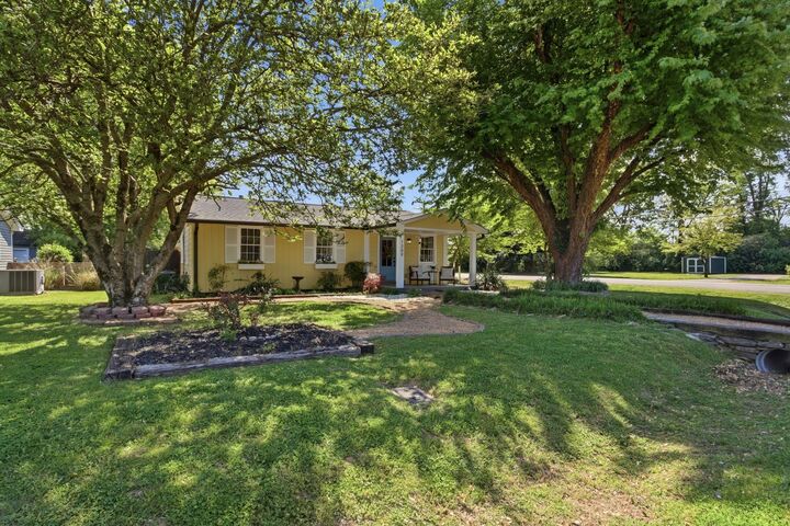 Property Photo: 1309 Chickering Dr TN 37064