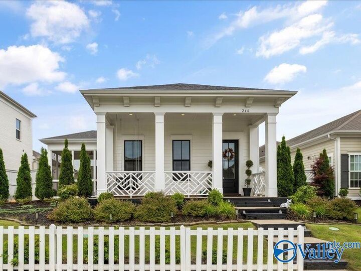 Property Photo:  244 Farmhouse Drive  AL 35757 