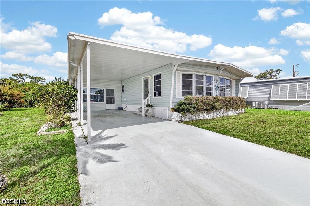 Property Photo:  603 Pine Grove Court  FL 33917 
