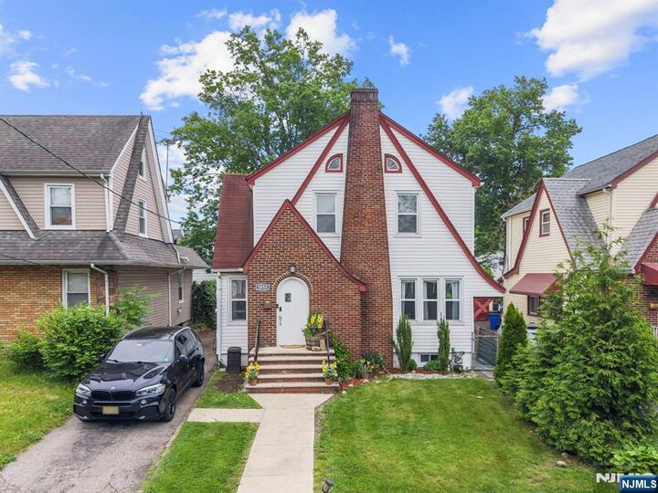 Property Photo:  1451 Stanley Terrace  NJ 07205 