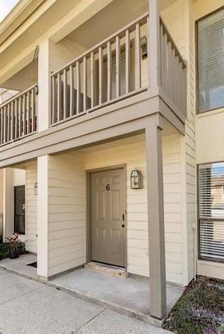 Property Photo: 5110 Buttercreek Lane 6 LA 70809