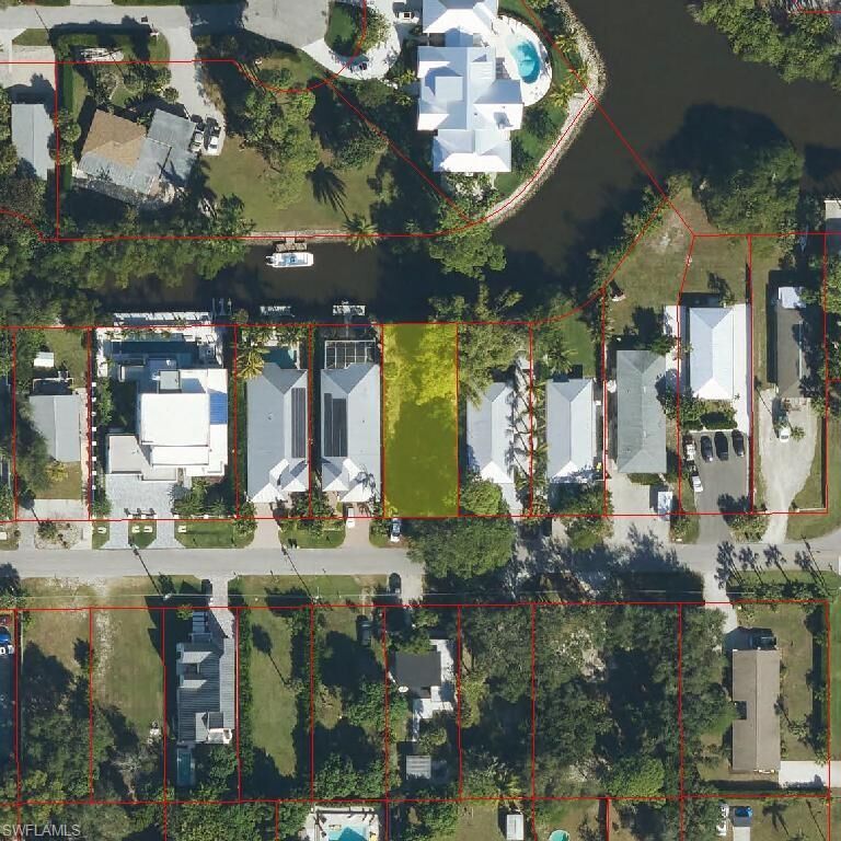 Property Photo: 3037 Coco Ave FL 34112