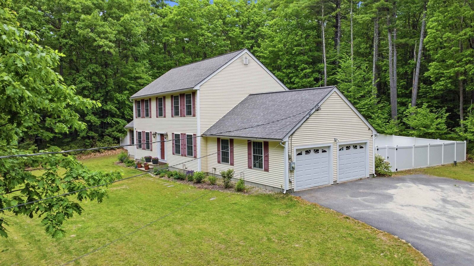 Property Photo:  6 Burge Drive  NH 03033 