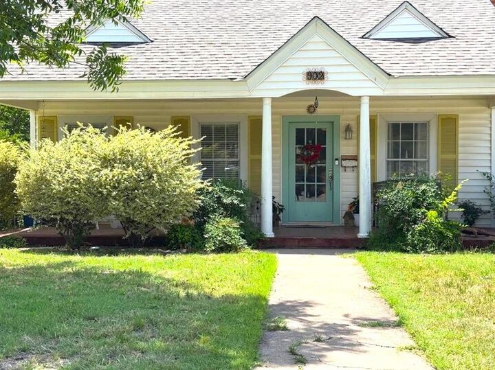 Property Photo: 902 Grand Avenue TX 79605