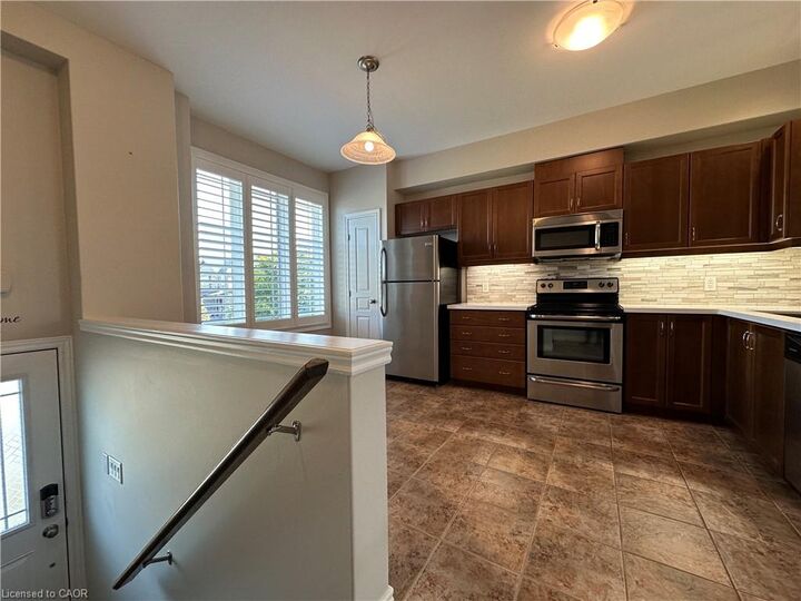Property Photo:  69 Edenrock Drive  ON L8E 0G7 