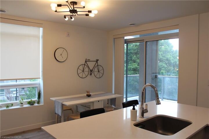 Property Photo:  479 Charlton Avenue E 308  ON L8N 0B4 