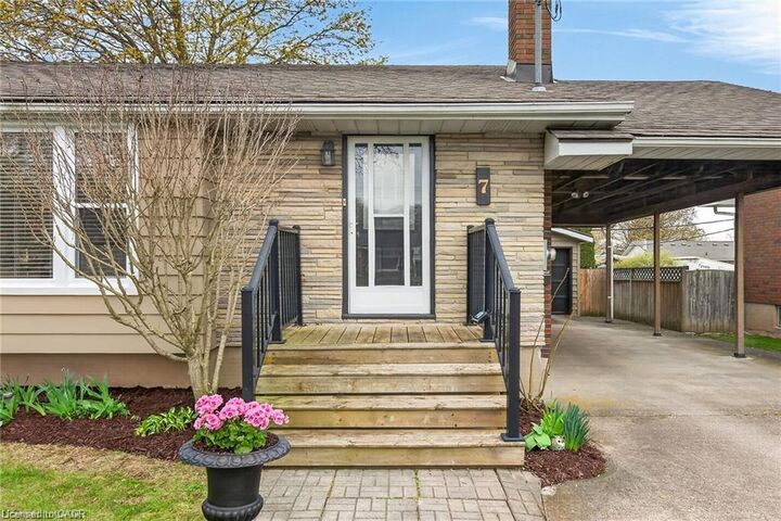 Property Photo: 7 Coral Drive ON L2N 3R4