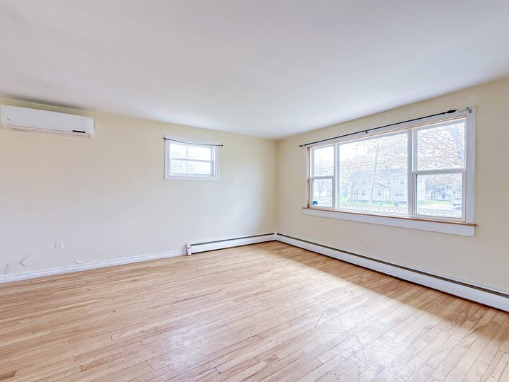 Property Photo: 207 Belvedere Avenue PE C1A 2E2