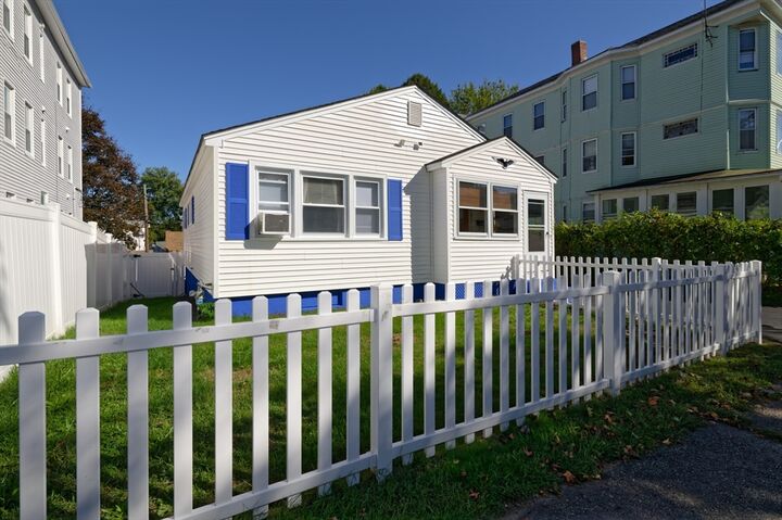 Property Photo:  121 Pilgrim Ave  MA 01604 