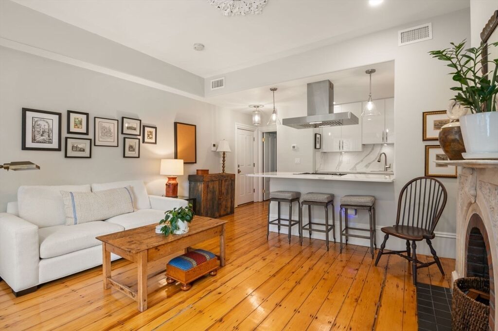 Property Photo:  96 Waltham 2  MA 02118 