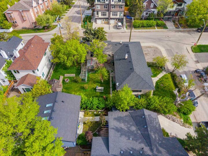Property Photo: 1607 25 Avenue SW AB T2T 0Z9