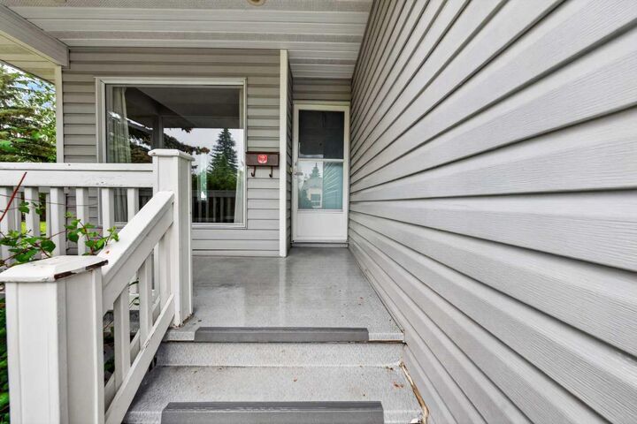 Property Photo: 28 Shawfield Way SW AB T2Y 2X9