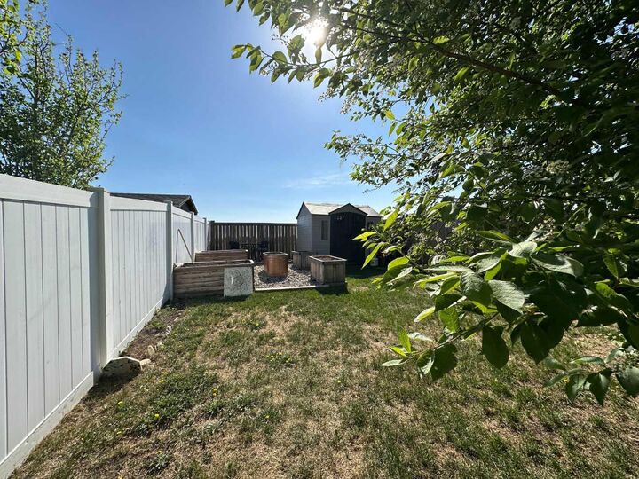 Property Photo:  6407 59 Street  AB T4J 0A2 