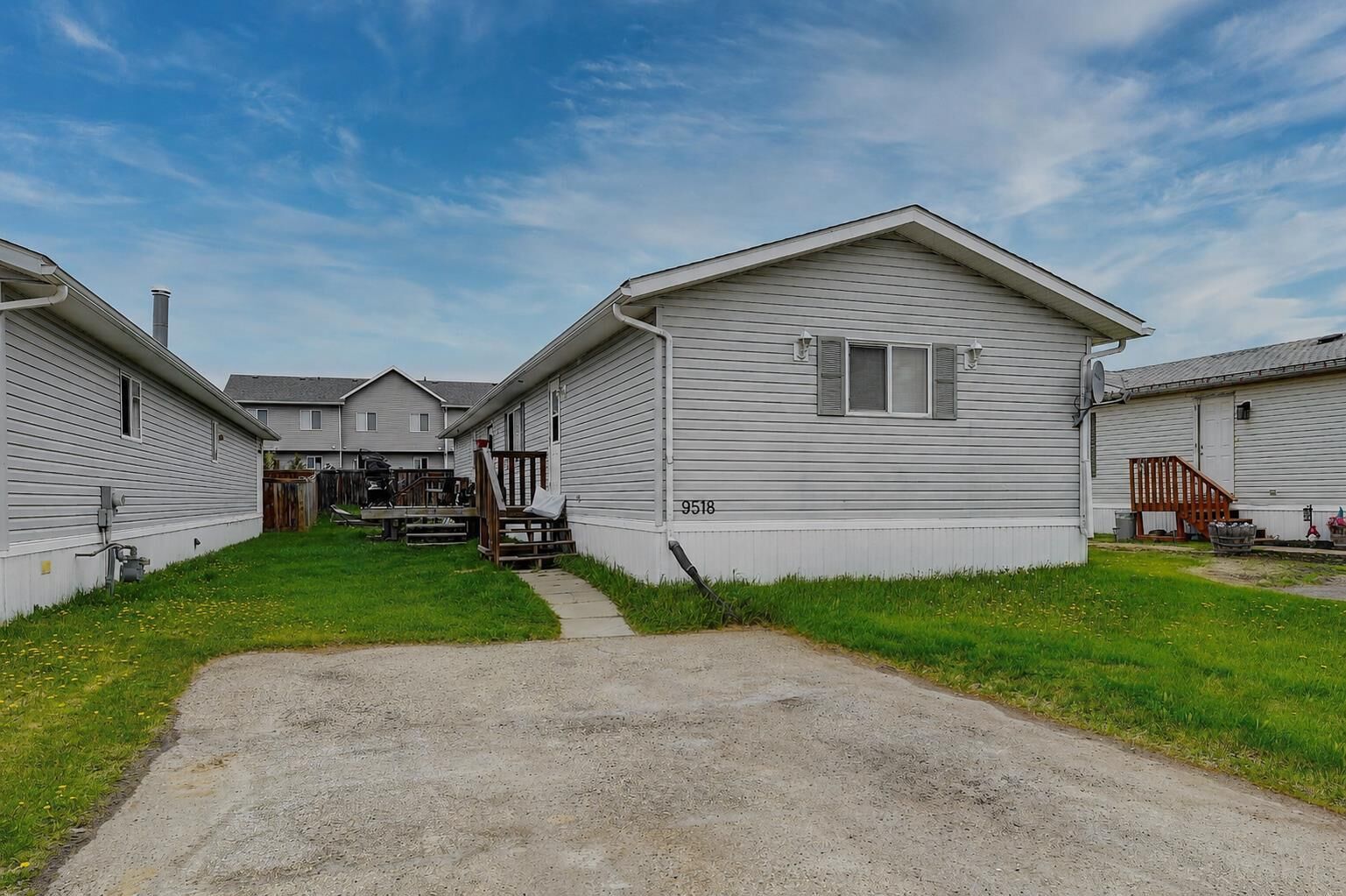 Property Photo:  9518 111 Avenue  AB T0H 0W3 