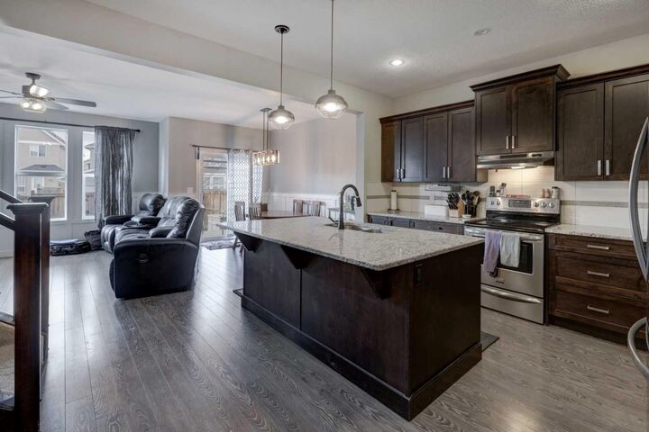 Property Photo:  5 Williamstown Park NW  AB T4B 3Y4 